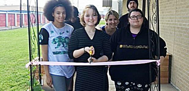 crossroads-high-school-cuts-ribbon-on-campus-garden-copperas-cove